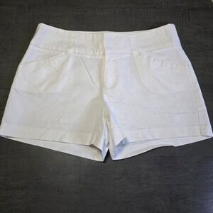 Daisy Fuentes Women White Flat Front Shorts Size 8 Tailored Casual NWOT